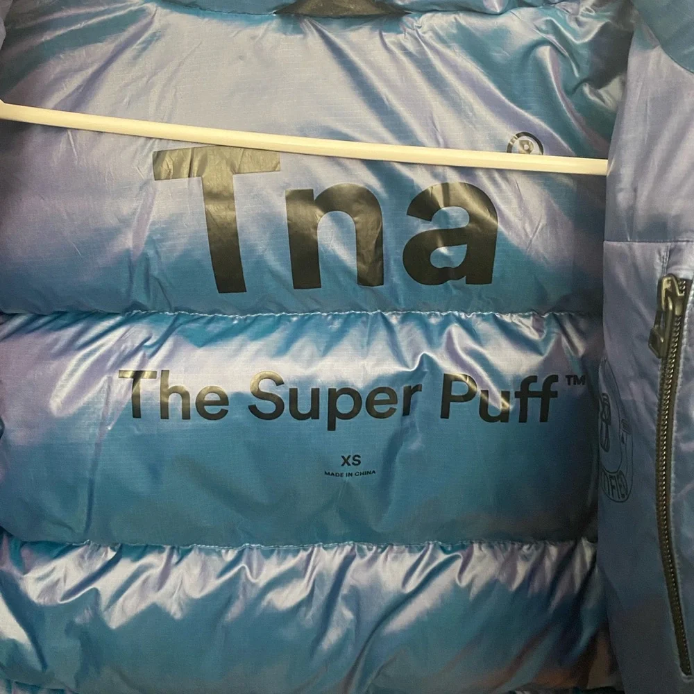 Aritzia TNA Super Puff - Picture 3 of 4